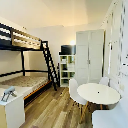 Portici Di Via Piella Appartement