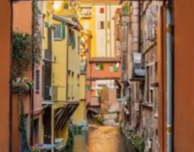 Lägenhet Portici Di Via Piella Bologna