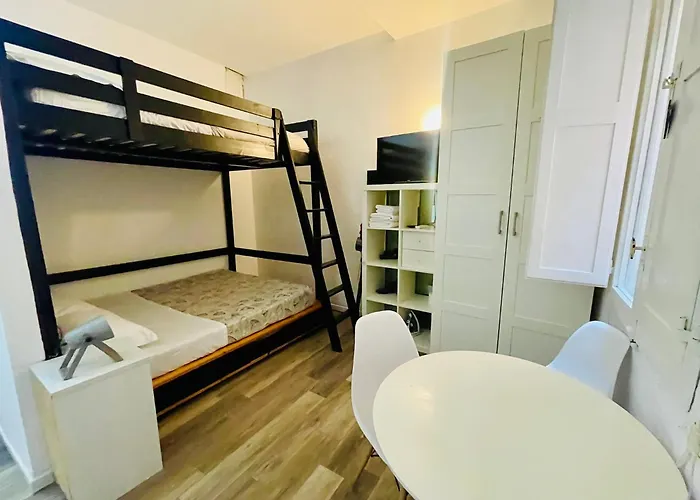 Lägenhet Portici Di Via Piella *