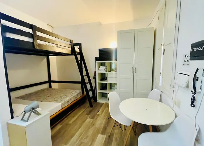 Portici Di Via Piella Lägenhet