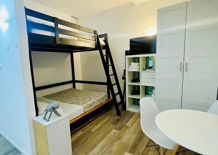 Lägenhet Portici Di Via Piella