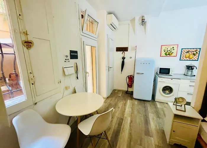 Lägenhet Portici Di Via Piella *